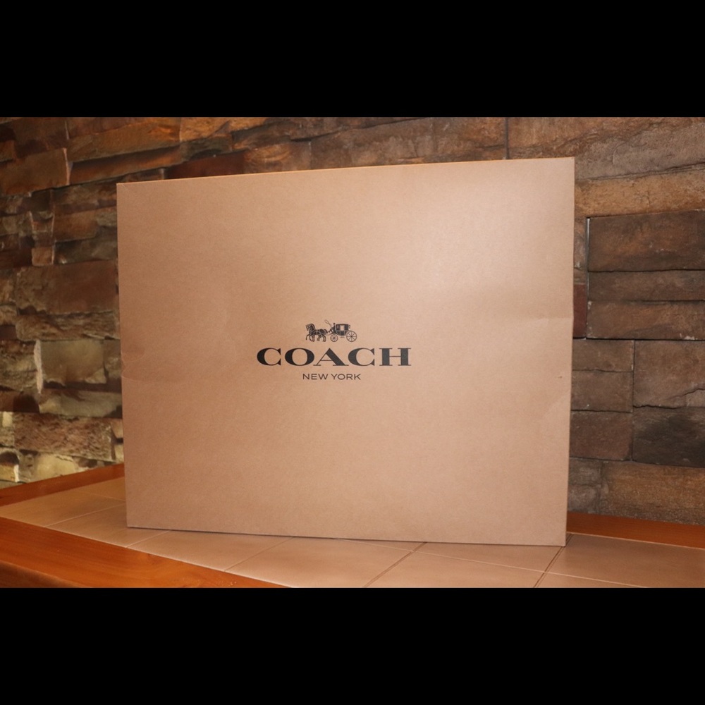 Coach purse - Picture 2 of 8